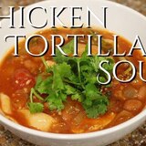 チキン・トルティーヤ・スープ　メキシコ料理のスープ